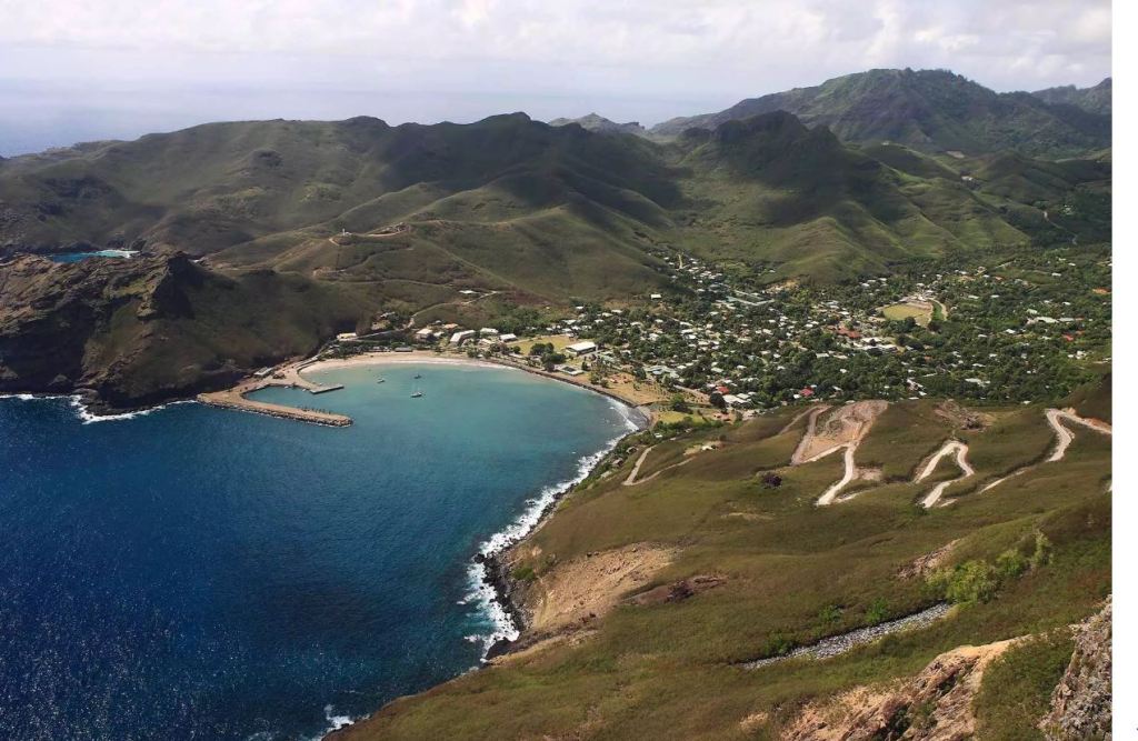 HakahouBay - Hakahau-bay-and-town.jpg
